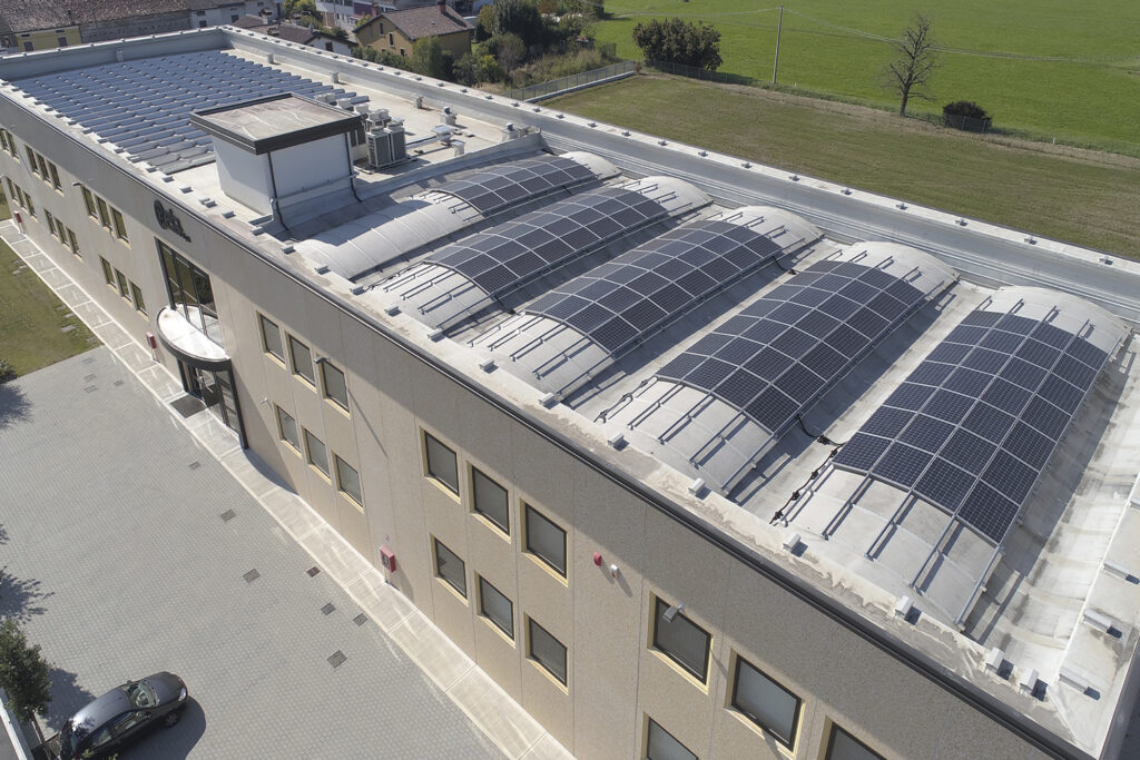 pannelli solari tetto drone 2100x1400