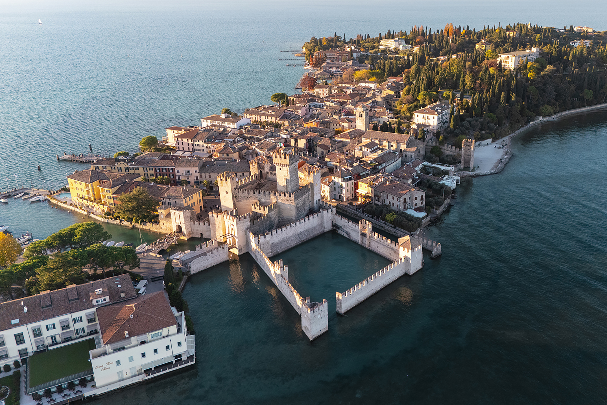 Sirmione 2100x1400